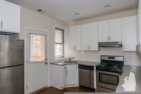 1819 W Leland Ave, Unit 3 in Chicago, IL - Building Photo - Building Photo