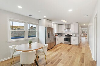 135 Custer Ave in Evanston, IL - Foto de edificio - Building Photo