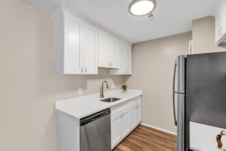 Timberidge Apartments in Farmington Hills, MI - Foto de edificio - Building Photo