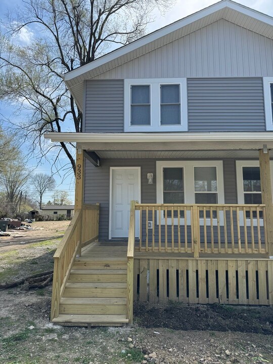 931-933-933 Lawrence Dr in Columbus, OH - Foto de edificio