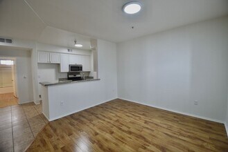 5500 Bonner Ave, Unit 204 in Los Angeles, CA - Building Photo - Building Photo