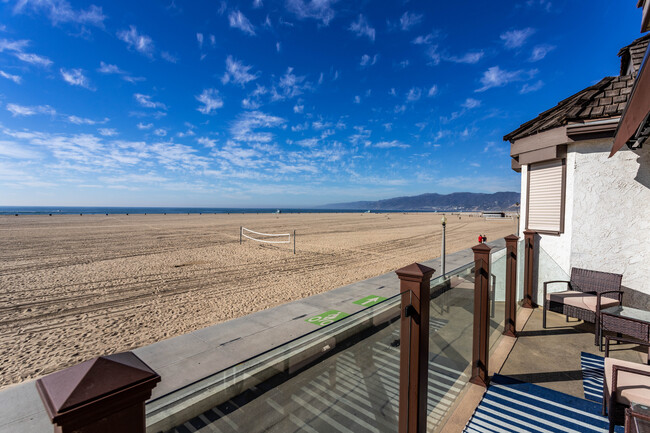 1366 Palisades Beach Rd, Unit 1366 in Santa Monica, CA - Foto de edificio - Building Photo