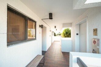 2600 Cardena St in Coral Gables, FL - Building Photo - Building Photo