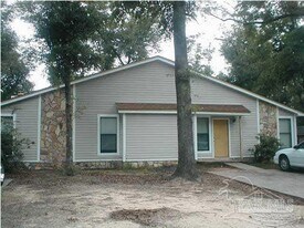410 Deborah Ln in Pensacola, FL - Building Photo