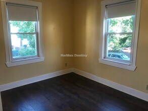 198 Sherman St, Unit 3 in Cambridge, MA - Building Photo - Building Photo