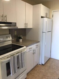 2000 NE 135th St photo'