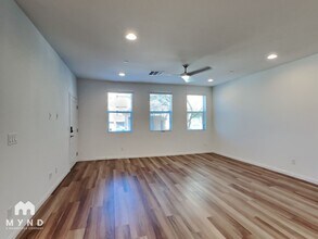 1041 Via Lombardi in Henderson, NV - Building Photo - Building Photo