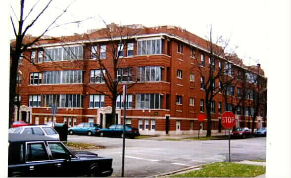 Manresa Terrace in Chicago, IL - Building Photo - Building Photo