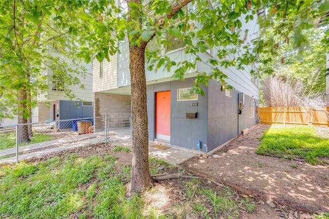712 E 45th St in Austin, TX - Building Photo - Building Photo