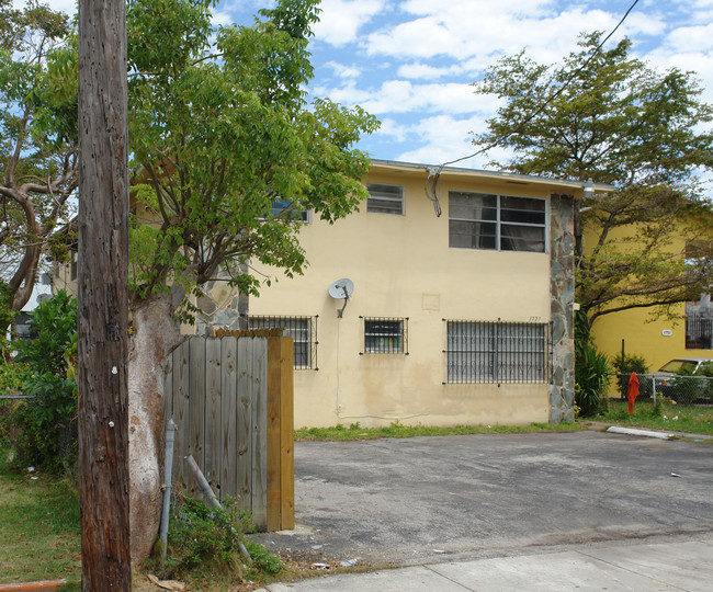 1729 NW 19th Ter in Miami, FL - Building Photo - Building Photo