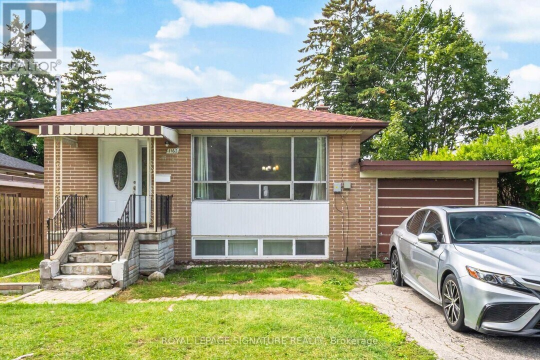 1162 Brimley Rd in Toronto, ON - Building Photo