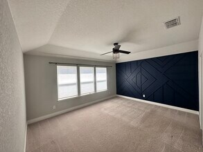 27348 Caroline Way in San Antonio, TX - Foto de edificio - Building Photo