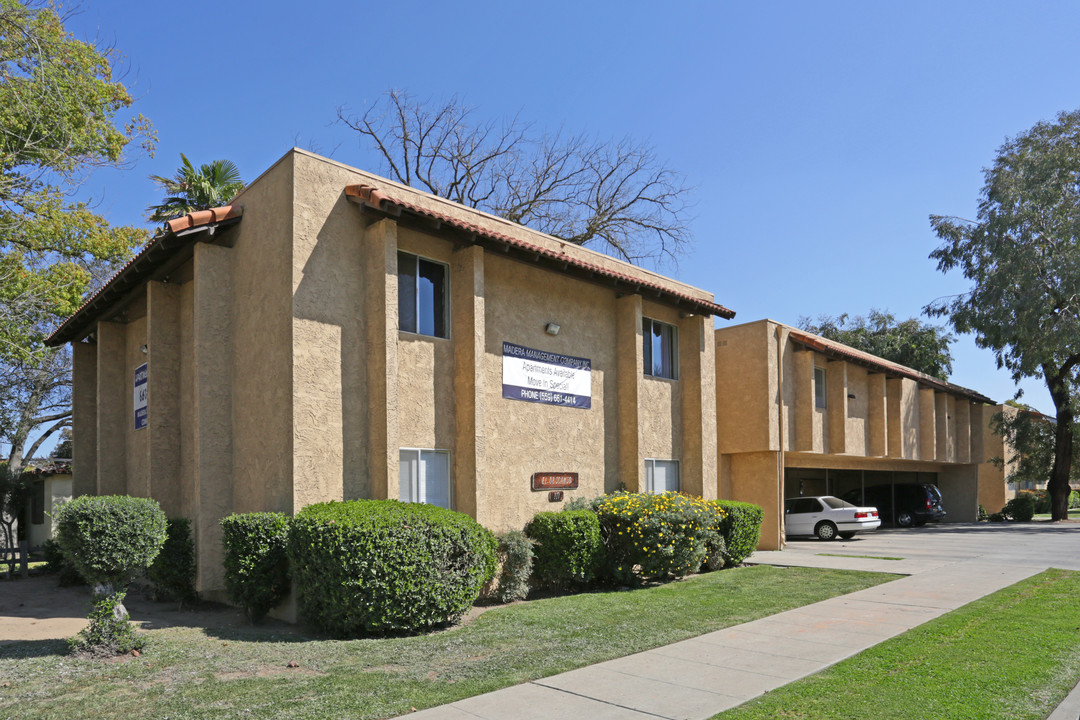 Stoneridge Apartments in Madera, CA - Building Photo