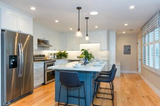 340 Jarvis Ct in Sunnyvale, CA - Foto de edificio - Building Photo