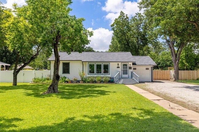 305 Sunset Dr in Round Rock, TX - Building Photo - Building Photo