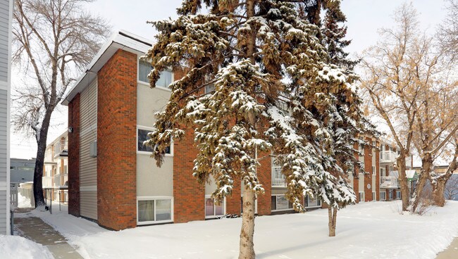 Berkley Arms Apartments in Edmonton, AB - Building Photo - Building Photo