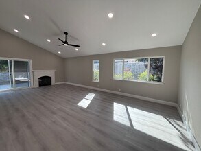 3295 Ravenswood Way in San Jose, CA - Building Photo - Building Photo