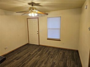 115 Sadie Ln in Centerton, AR - Foto de edificio - Building Photo
