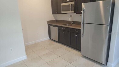 2037 Lakeside Ave in Davenport, FL - Building Photo - Building Photo