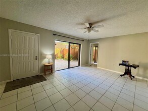 9143D SW 23rd St in Davie, FL - Building Photo - Building Photo