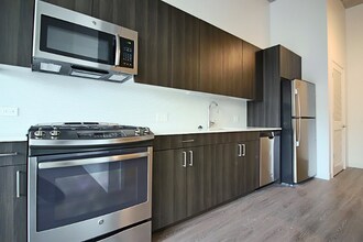727 N Milwaukee Ave in Chicago, IL - Building Photo - Building Photo