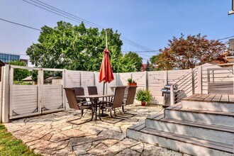 1621 N Van Buren St in Milwaukee, WI - Building Photo - Building Photo