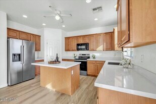 9021 W Villa Maria Dr in Peoria, AZ - Building Photo