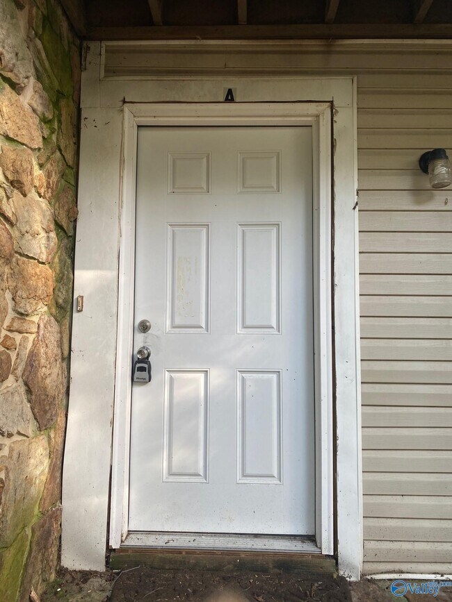 9020 Mahogany Row SE-Unit -A in Huntsville, AL - Foto de edificio - Building Photo