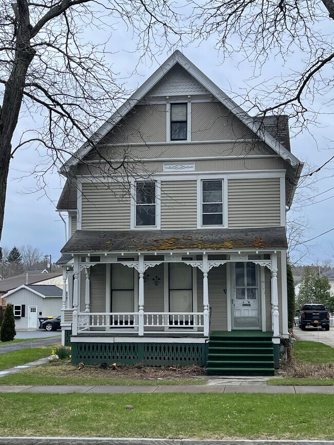 43 Jordan St Rentals in Skaneateles, NY