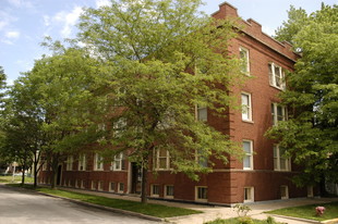 5235-5245 N Winchester Ave Apartments