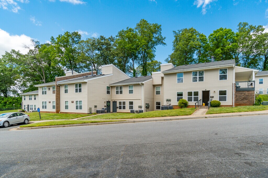 Wesley Apartments Senior Living Community in Lynchburg, VA