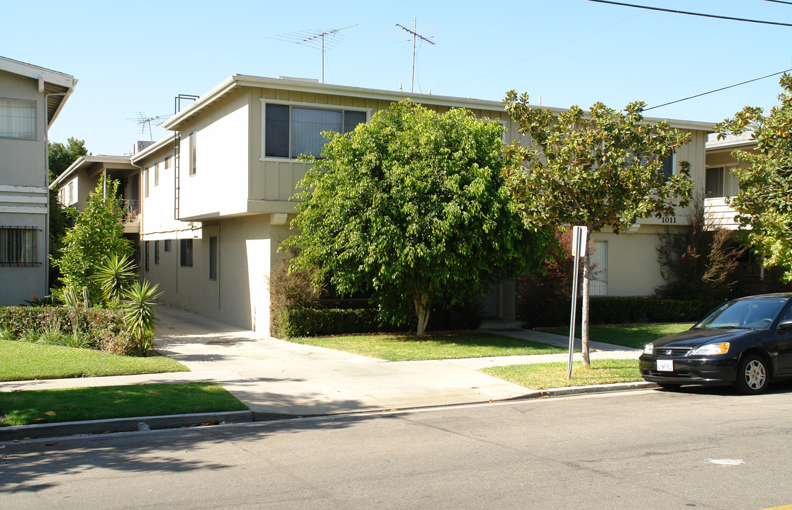 1011 N Louise St in Glendale, CA - Foto de edificio