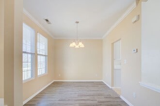 504 Tuskegee Ave in Chesapeake, VA - Building Photo - Building Photo