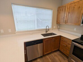 1069-1071 Big Fir Pl S in Salem, OR - Building Photo - Building Photo