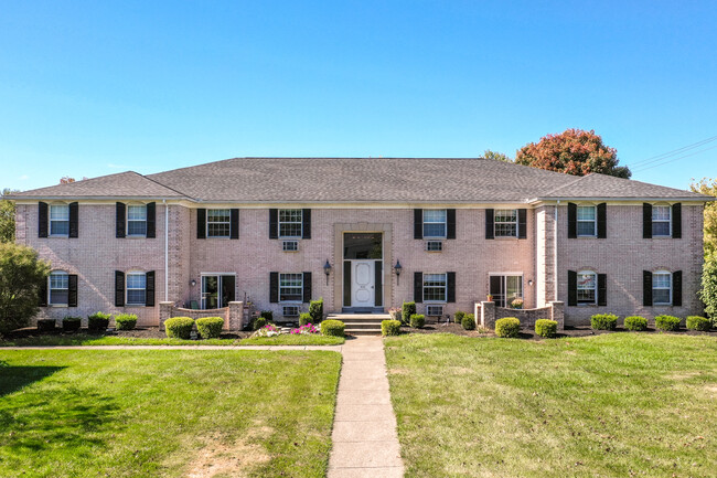 Blackstone Apartments of Centerville in Centerville, OH - Building Photo - Building Photo