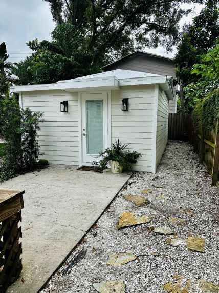 6007 N Orange Blossom Ave, Unit Guest House in Tampa, FL - Foto de edificio - Building Photo