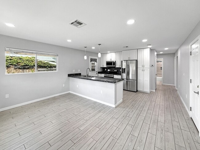 6123 Horton Dr in La Mesa, CA - Building Photo - Building Photo