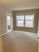 421 Summit Ave E, Unit 105 in Seattle, WA - Foto de edificio - Building Photo