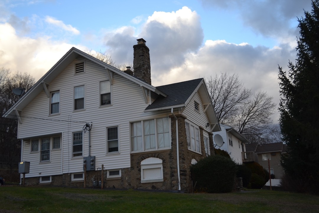 209 Norris St in Waterbury, CT - Building Photo