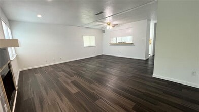 3601 N Hills Dr in Austin, TX - Building Photo - Building Photo