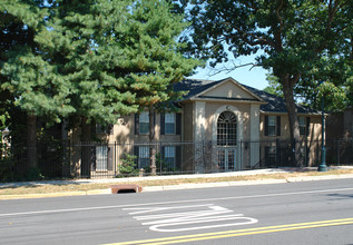 Les Concordes Apartments in Atlanta, GA - Building Photo - Building Photo