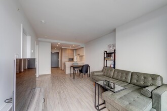 13615 Fraser Hwy in Surrey, BC - Building Photo - Building Photo