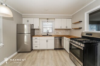 34 Ledgewood Dr in Bedford, OH - Building Photo - Building Photo