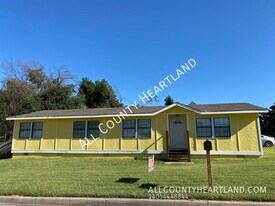 1401 N Independence Ave in Oklahoma City, OK - Building Photo