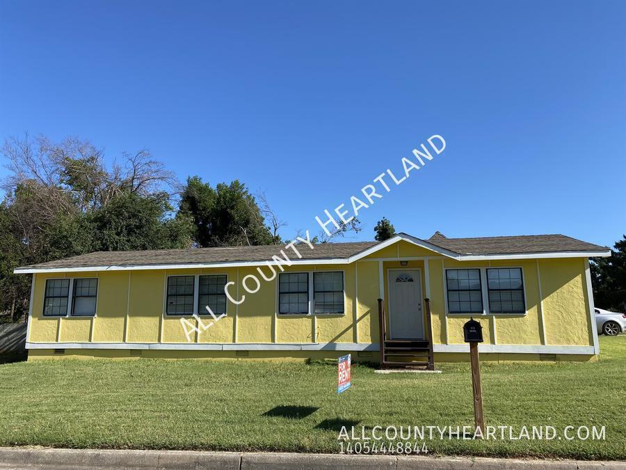 1401 N Independence Ave in Oklahoma City, OK - Building Photo