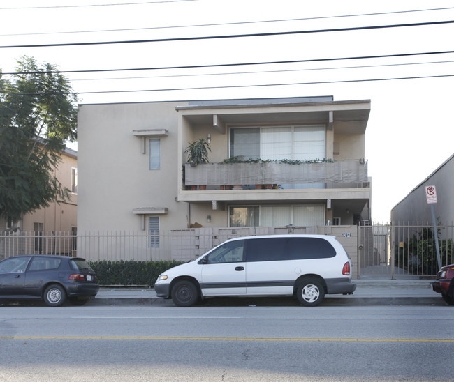 10848 Oxnard St in North Hollywood, CA - Foto de edificio - Building Photo