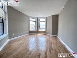 1914 Beacon St, Unit 1 in Boston, MA - Building Photo - Building Photo