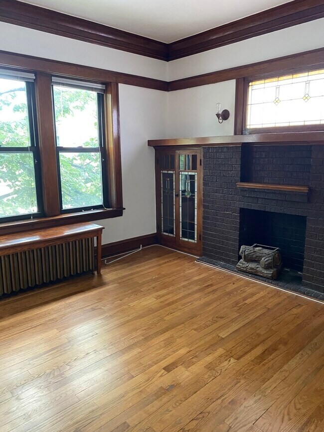 2605 N Harding Ave-Unit -2 in Chicago, IL - Building Photo - Building Photo