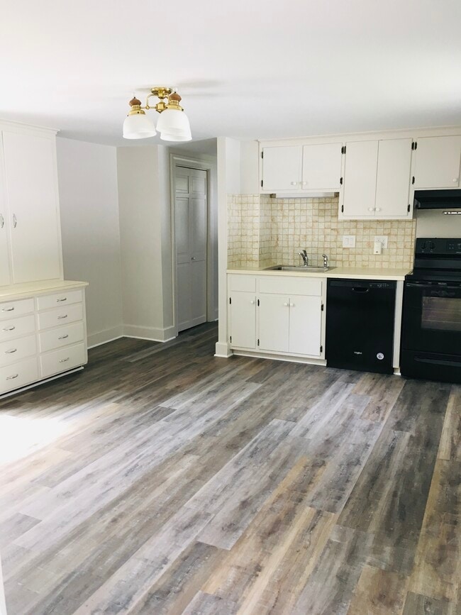 48 Clapboardtree St, Unit B