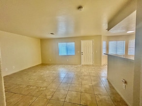 2201 James Bilbray Dr in Las Vegas, NV - Building Photo - Building Photo